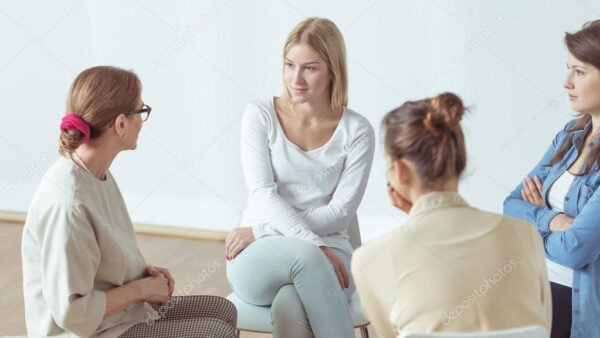 depositphotos_86538412-stockafbeelding-vergadering-voor-jonge-actieve-vrouwen
